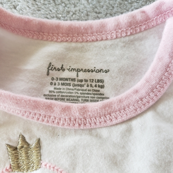 Newborn Bodysuit and Short Bundle - Picture 5 of 6